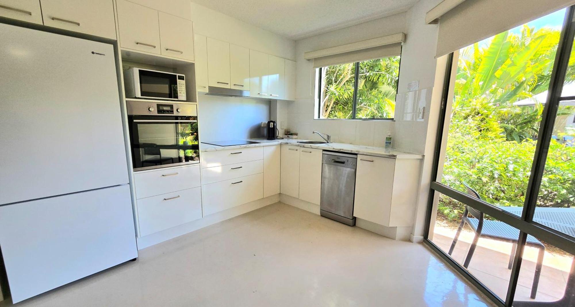 Noosa River Retreat Holiday Apartments Нусавиль Экстерьер фото