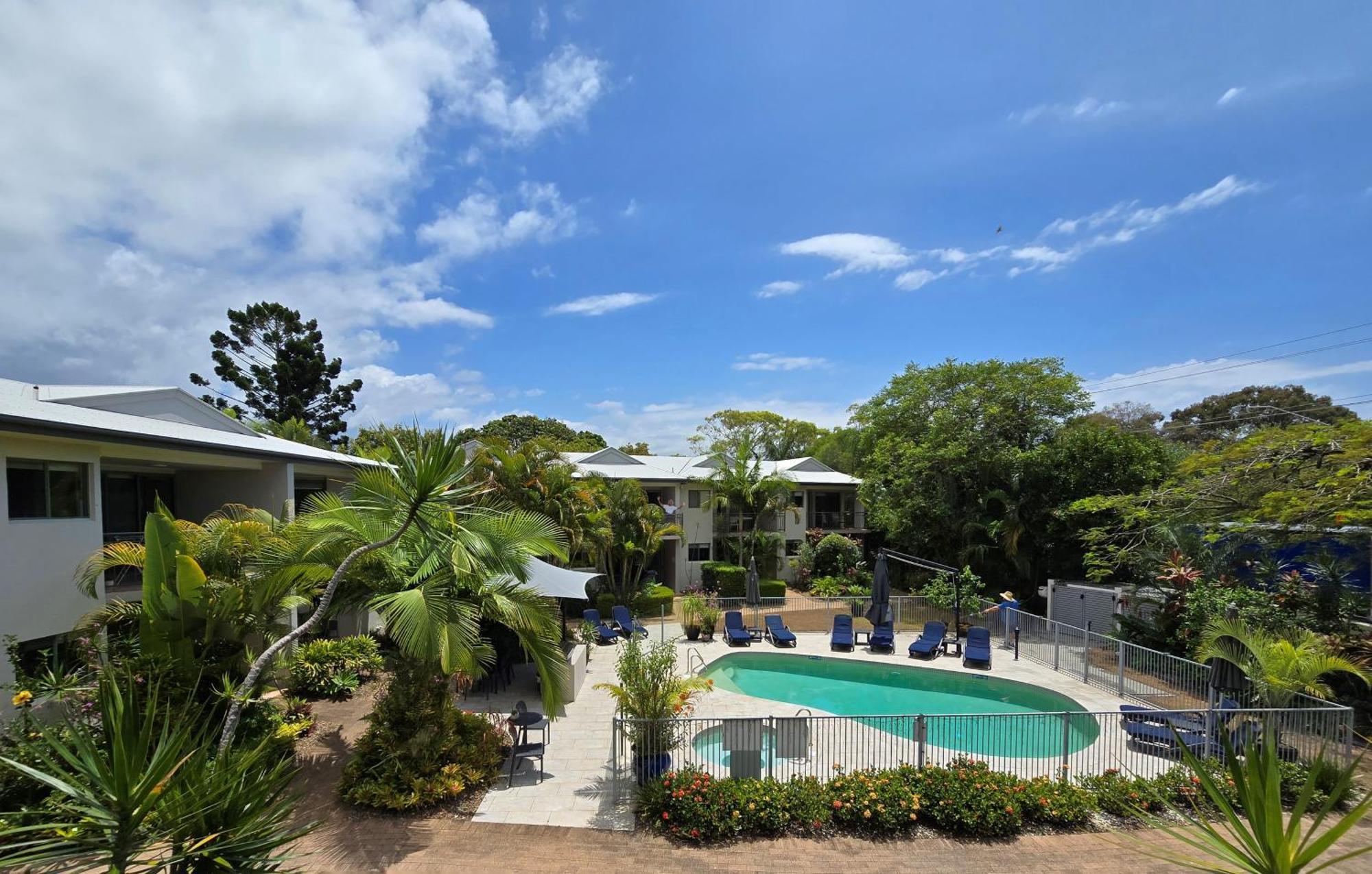 Noosa River Retreat Holiday Apartments Нусавиль Экстерьер фото